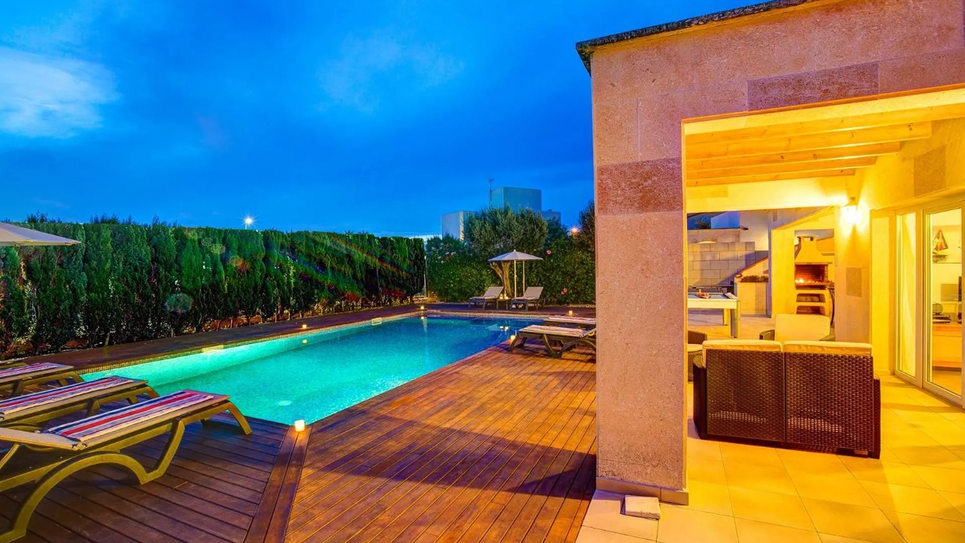 Villa Serena Forcat By Villa Plus カラ・エン・ブラネス